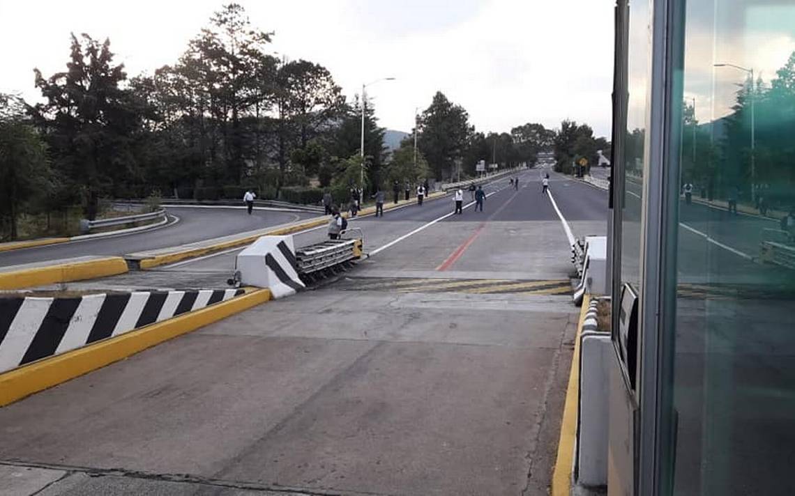 Bloqueos ciudadanos en carreteras de Zinapécuaro y